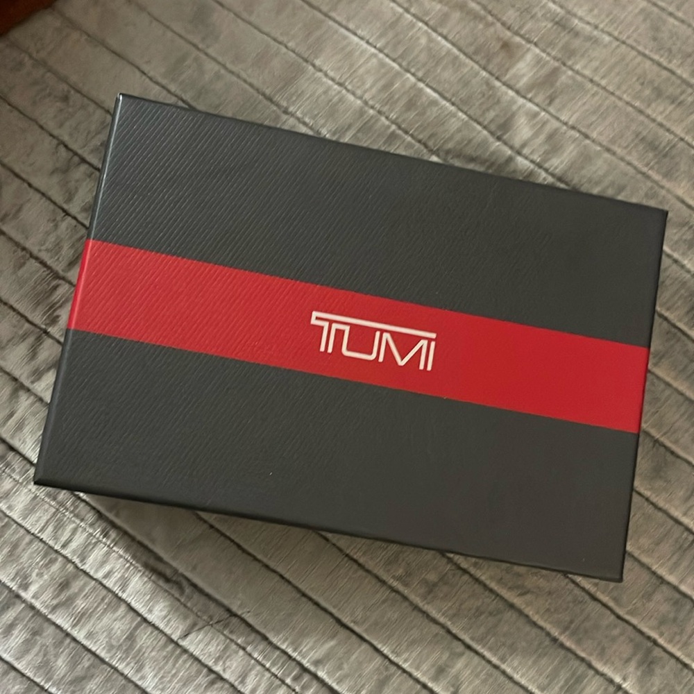 Tumi